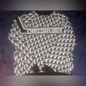 Mens Dior Sweater size large. In perfect condition and will negotiate price.